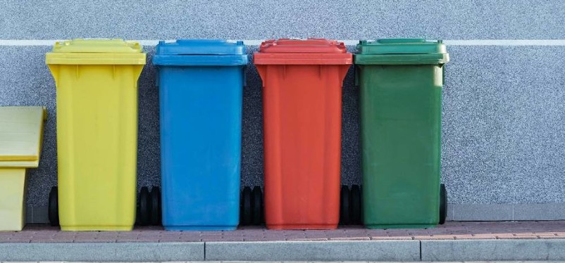 diferentes contenedores reciclaje Barcelona
