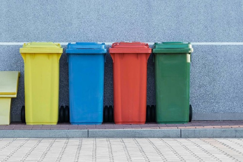 diferentes contenedores reciclaje Barcelona